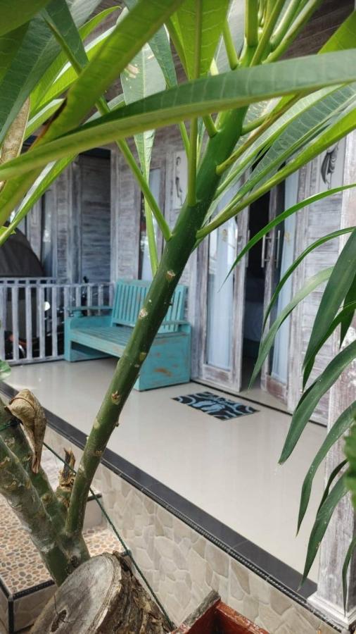 Sarinah Beach - Bistro & Bungalow Batununggul Dış mekan fotoğraf
