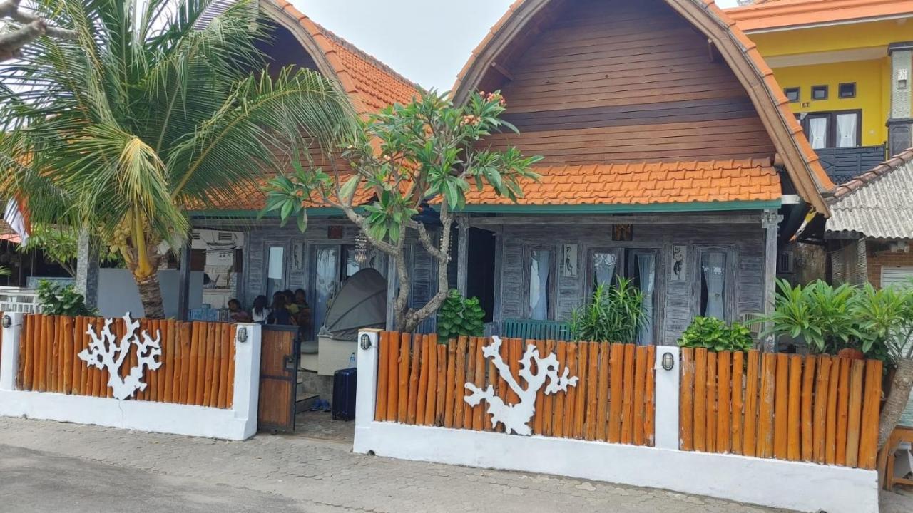 Sarinah Beach - Bistro & Bungalow Batununggul Dış mekan fotoğraf